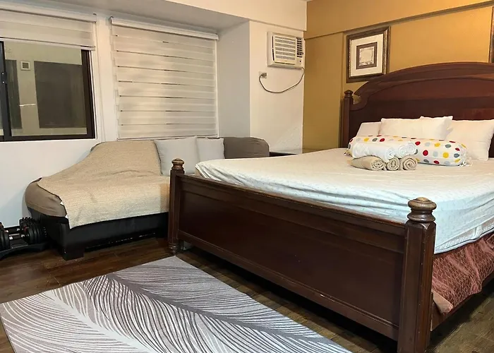 Spacious 3br With Huge Tv Near Bgc Makati Airport Apartment