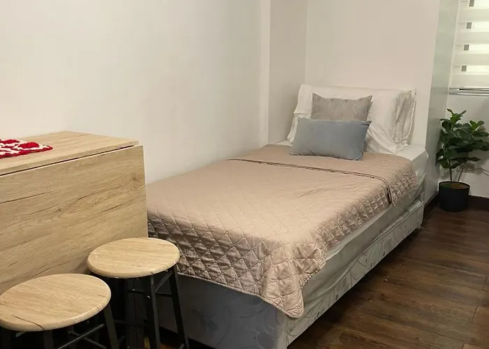 Apartment Spacious 3br With Huge Tv Near Bgc Makati Airport *