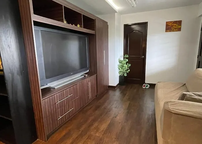 Apartment Spacious 3br With Huge Tv Near Bgc Makati Airport