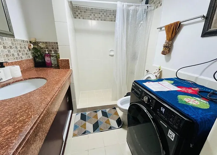 Spacious 3br With Huge Tv Near Bgc Makati Airport Manila